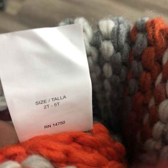 New Mickey Mouse Knit Beanie & Mittens Set Toddler 2T-5T Disney Boy Girl PomPom - Picture 7 of 7